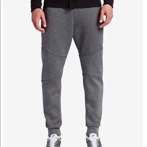 EUC Men’s Nike Tech Fleece Joggers